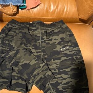 Alphalete Men's Camo Joggers - Green and Black